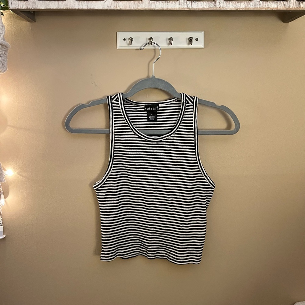 Black strip cropped top size L